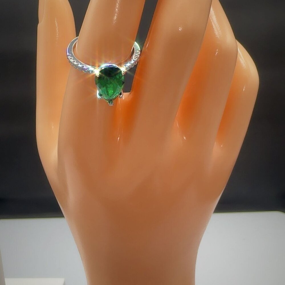 Sterling Silver Tone Green Gemstone Pear Cut Ring Size 6 - Picture 10 of 10